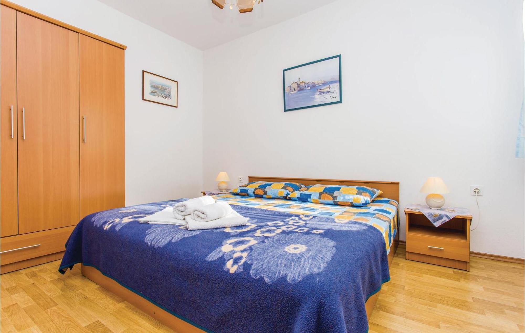 1 Bedroom Awesome Apartment In Malinska Kültér fotó